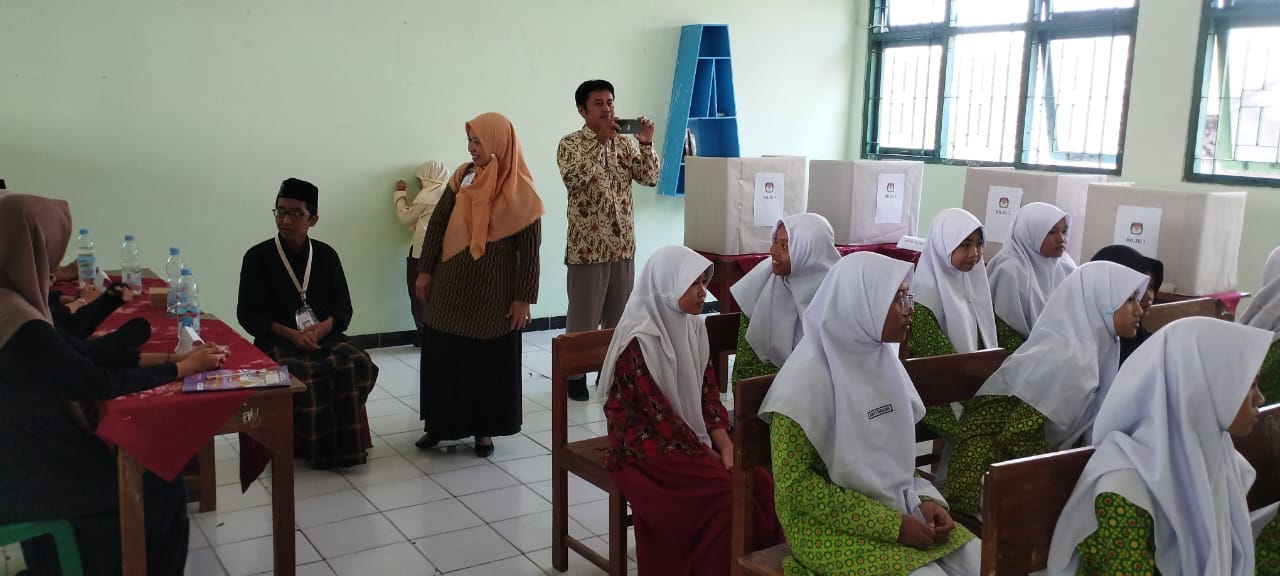 KPU Lakukan Supervisi dan Monitoring Pemilos di MTsN 9 Bantul